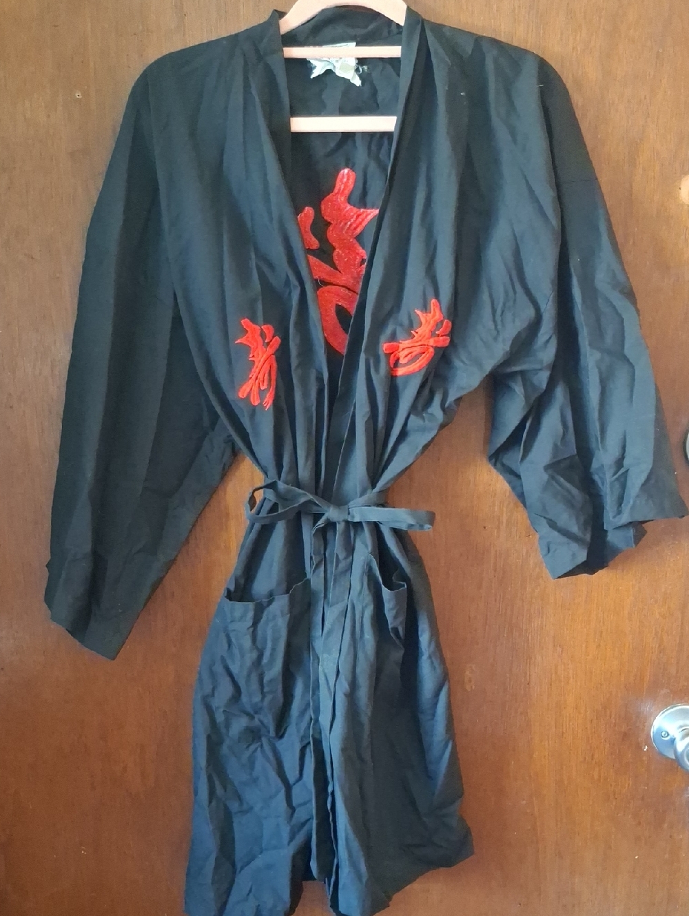 Black Robe with Asian Red Embroidery - Women’s Intimates One Size Vintage
